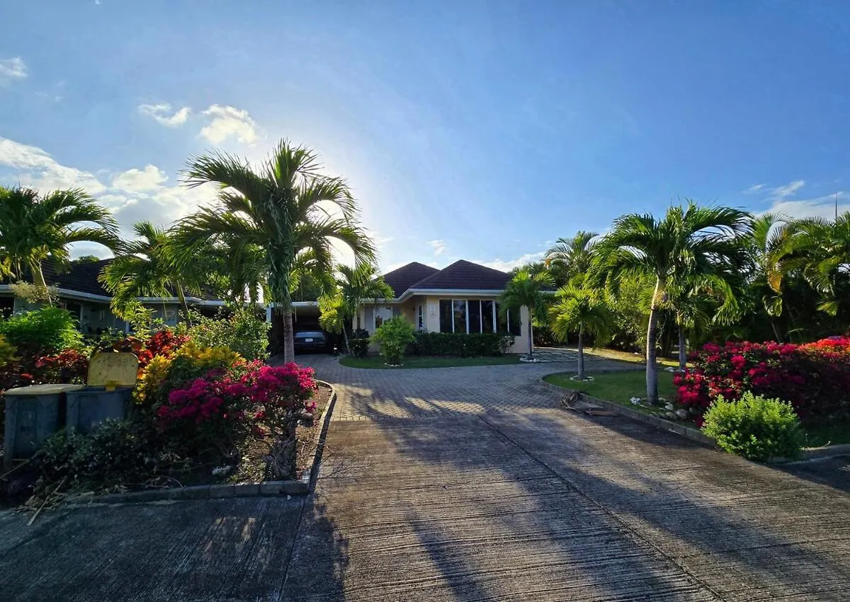 Hibiscus Retreat Villa Banks